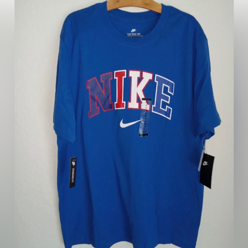 Men’s Nike T-shirt